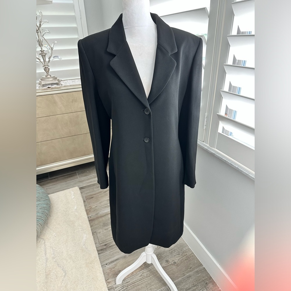 Jones New York Black Coat, Slim Fitting,Two Buttoned,Light Weigh, Size 6